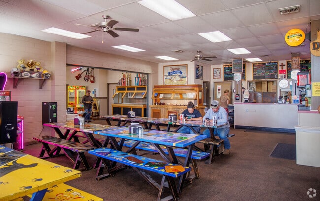 On the east side of the City of Escalon, along Jackson Avenue, strip-mall restaurants include D’boni’s Pizza.