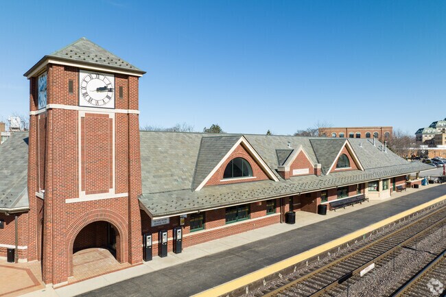 Catch the train to Chicago at Palatine Station in Downtown Palatine.