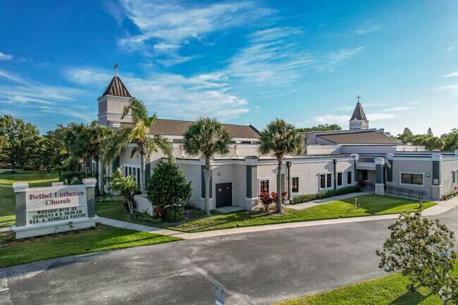 There is a 4 to 1 student-teacher ratio at Gulf Coast classical academy.