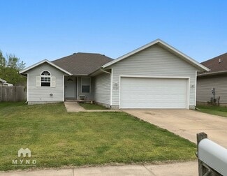 3945 W Maple St, Springfield, MO 65802