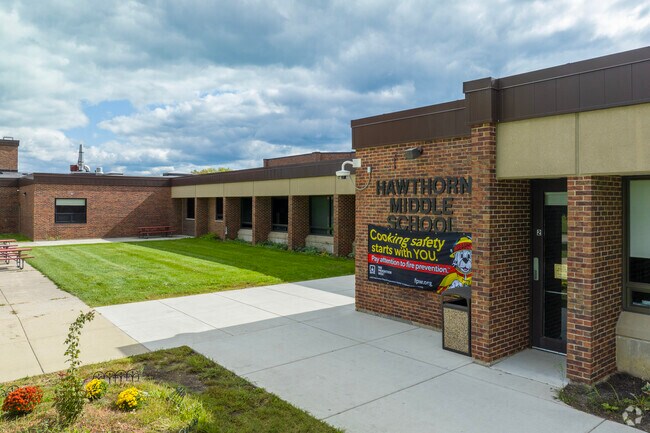 Hawthon Middle School is a well ranked choice for kid around the Greentree area.