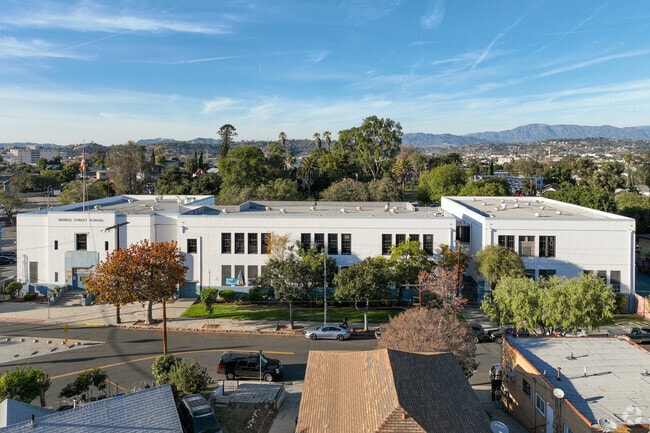 Bridge Street Elementary School has an indoor/outdoor style campus.