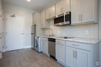 513-525 Clancy Ave NE, Grand Rapids, MI 49503