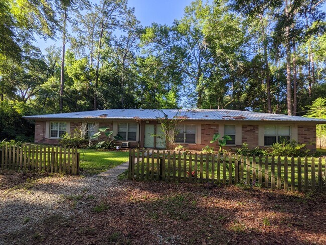 315 NW 19th Ln unit 4, Gainesville, FL 32609 - photo 2