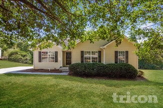 2309 Saluda Dr, Gastonia, NC 28054