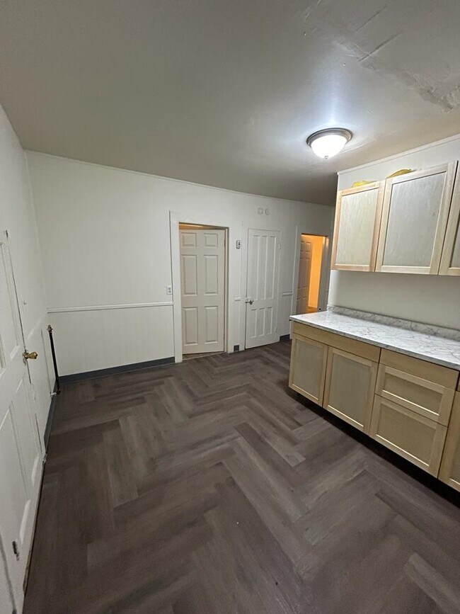 29 125th St unit 2, Troy, NY 12182 - photo 5