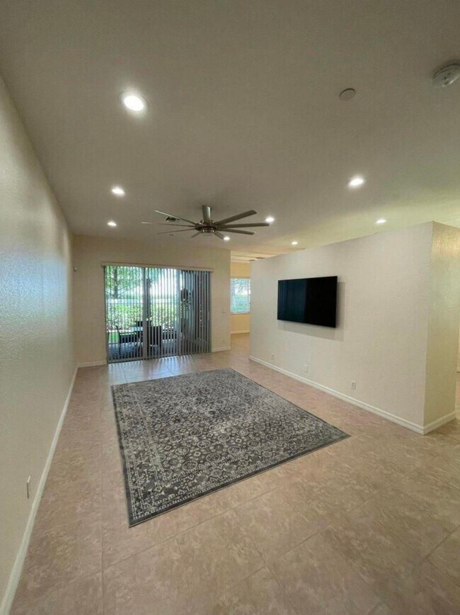 84 Nottingham Place, Boynton Beach, FL 33426