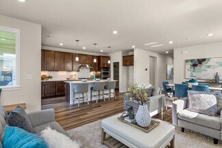 3876 McCormick Village Dr, Bremerton, WA 98312