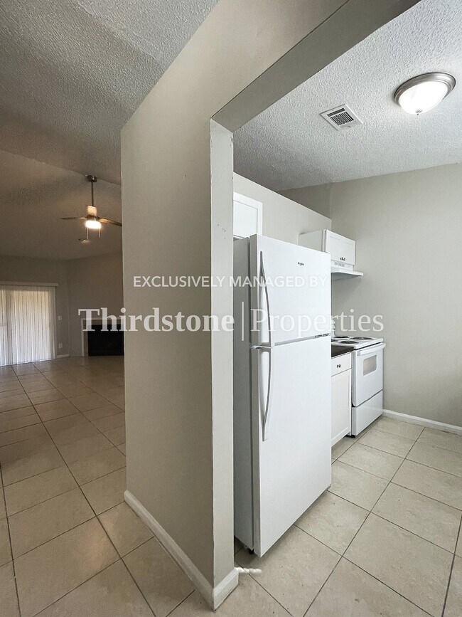 5128 Indian Lakes Ct unit 3, Jacksonville, FL 32210 - photo 4