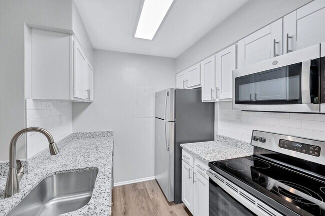 Vetra Southpoint, Fredericksburg, VA 22407 - photo 6