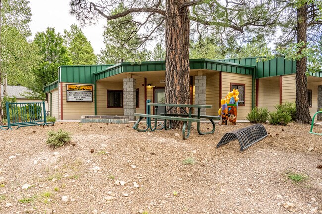 Students and teachers love Mountain School in Flagstaff.