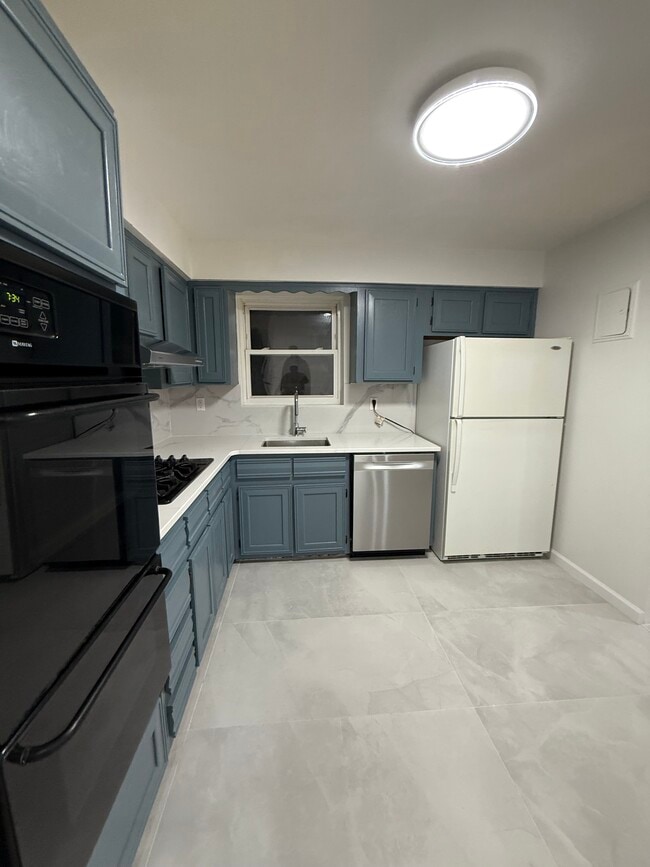 30 Bay 37th St unit 3, Brooklyn, NY 11214 - photo 3