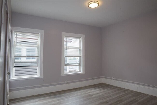 301 Medford St unit 2, Somerville, MA 02143 - photo 5