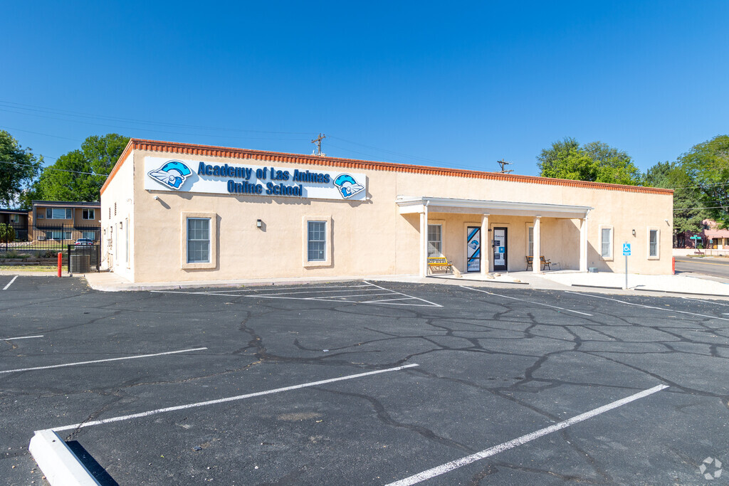Welcome to Pueblo's Academy of Las Animas Online School.