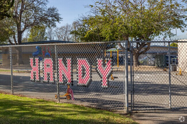 Handy Elementary School is a great place to meet new friends.