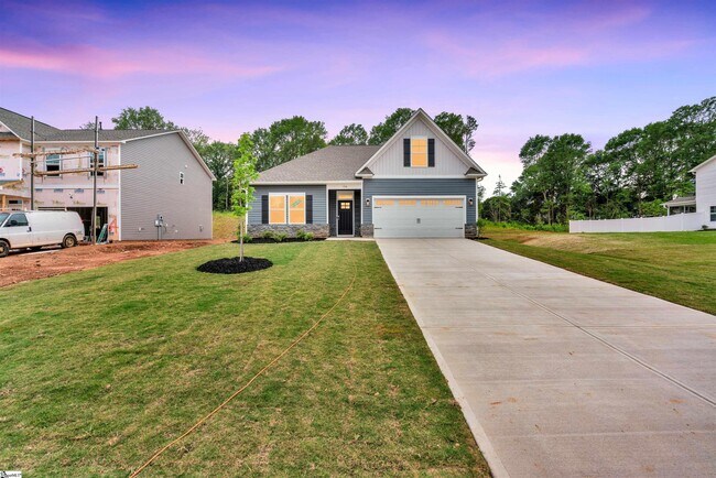 136 Hunter Ridge Dr, Boiling Springs, SC 29316 - photo 6