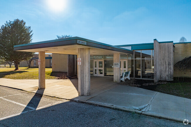 The student-teacher ratio at Cherry Hill Middle School is 11 to 1.