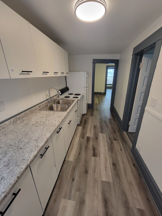 607 Manchester St unit 607 Manchster, Lansing, MI 48906 - photo 5