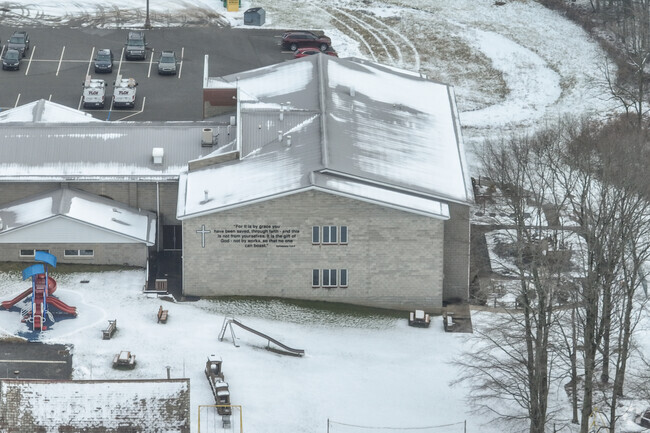 St Lukes Lutheran School has 229 students.