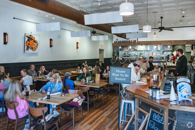 The Evolve Kitchen offers great comfort foods in Clemson downtown.