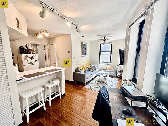 13 Charter St unit 2R, Boston, MA 02113 - photo 3
