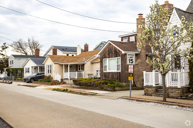 Rows of Cape Cod-style homes can be found throughout Point Lookout, NY.