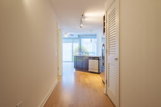166 W Kinzie St, Chicago, IL 60654 - photo 5