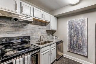 3200 Lakeview, Atlanta, GA 30337