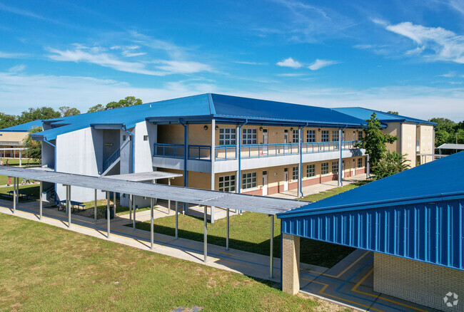 Beautiful blue and beige color of  of Tavares Elementary School.