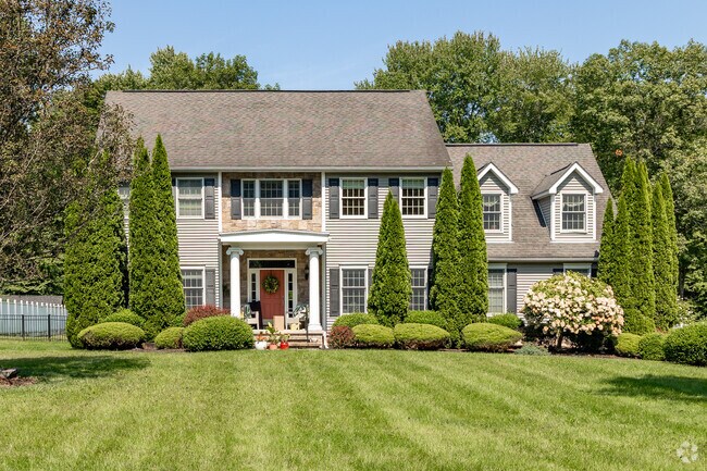 Glasco offers residents a dense suburban feel.