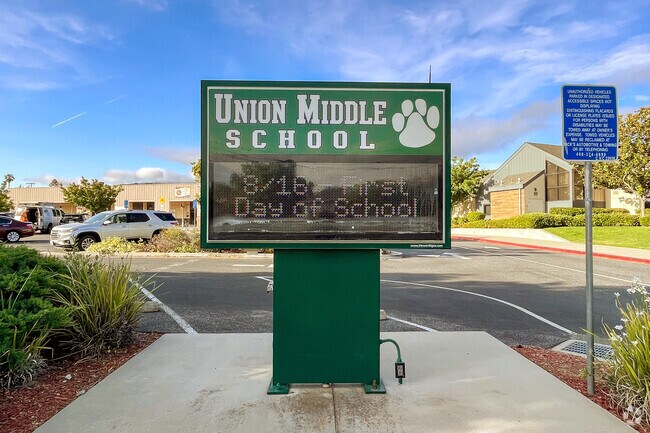 Union Middle School is located in San Jose, California.