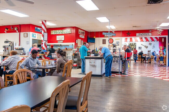 Hillview Family Diner has feel-good American food like fried chicken strips and is family owned.