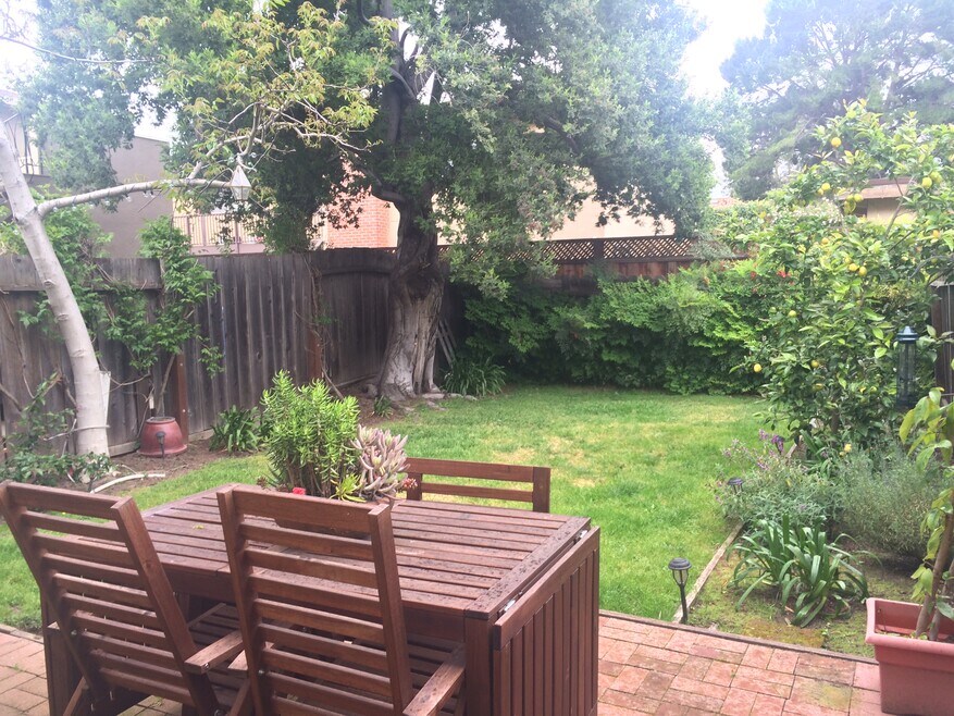 1064 Fremont St, Menlo Park, CA 94025 - photo 1