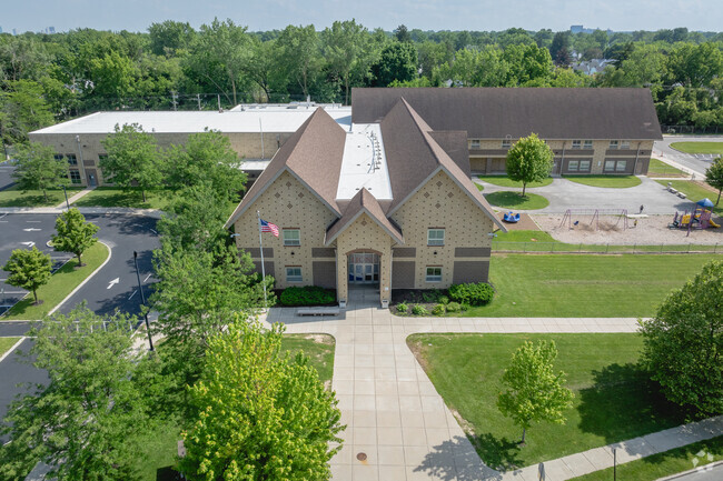 Larchmont Elementary School welcomes the public.