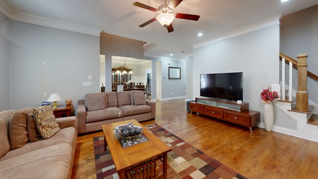 1613 Dupont Commons Dr NW, Atlanta, GA 30318 - photo 3