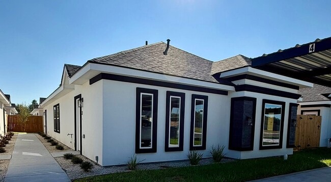 1412 S Xanthia St unit 3, Alton, TX 78573 - photo 2