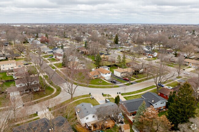 Willow Wood’s split-level and ranch-style homes were built in the 1960s and 1970s.