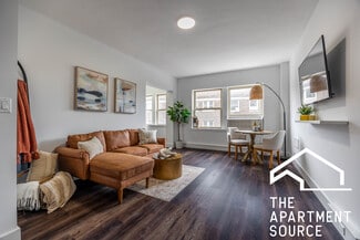 1555 W Hollywood Ave, Chicago, IL 60660