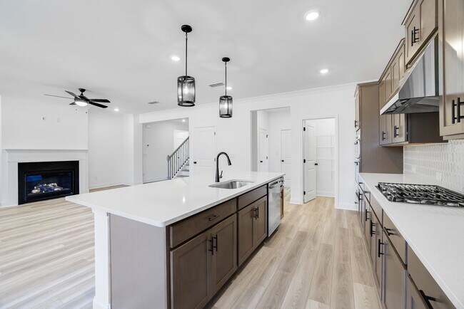 4034 Dantry Ln, Buford, GA 30519 - photo 5