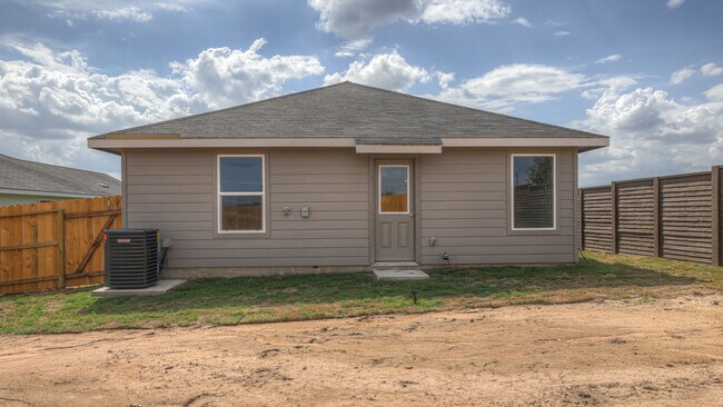 1023 Bold Run, Seguin, TX 78155 - photo 7
