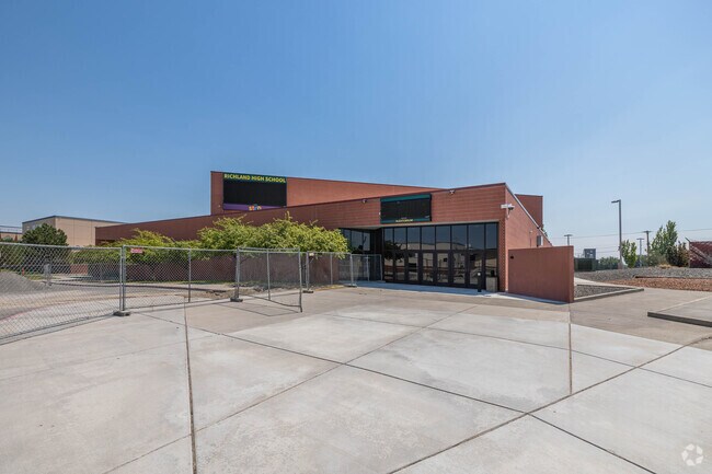 Richland High School offers several clubs and sports for its students to explore.