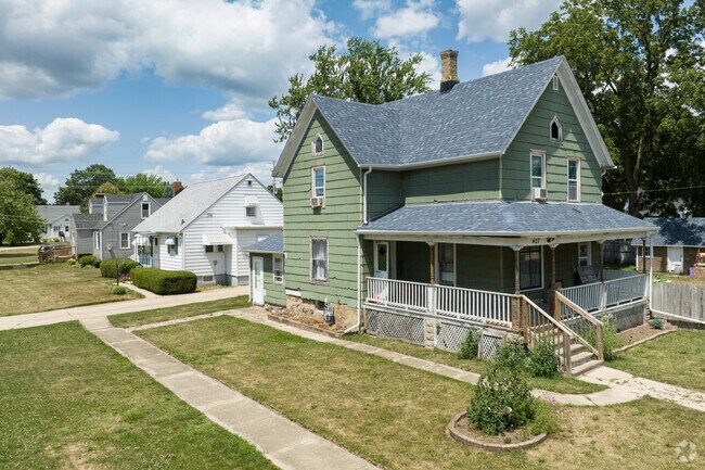 Harvard includes many different home styles including Farmhouses and Ranch homes.