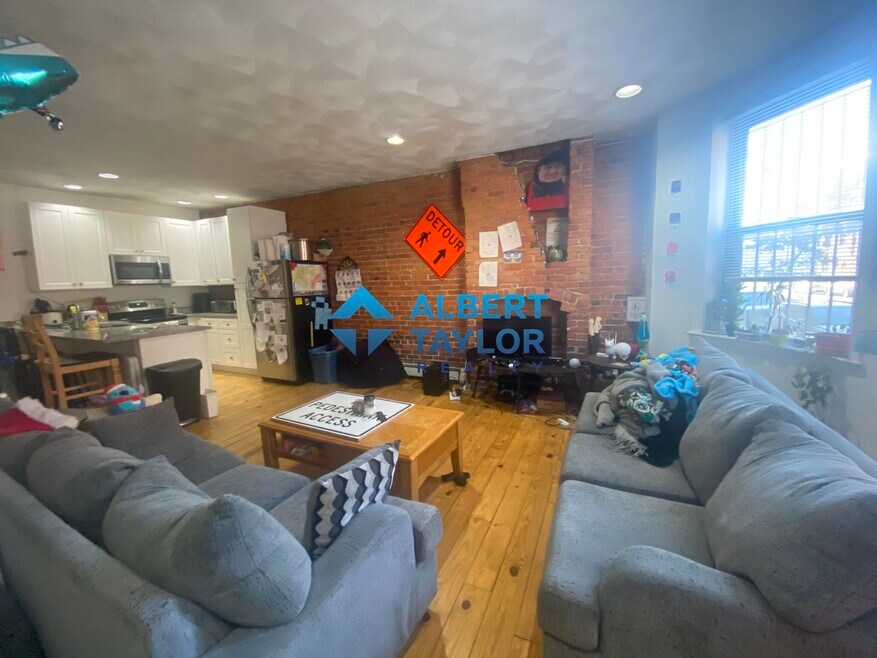 612 Columbus Ave unit 8, Boston, MA 02118 - photo 1