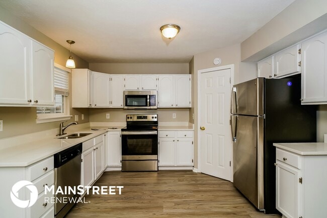 1991 Calvert Cir, Greenwood, IN 46143 - photo 6