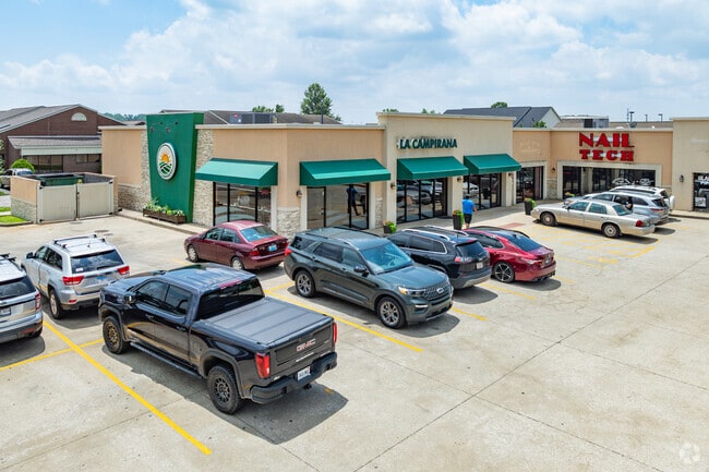 In Plaza Park there are locally owned restaurants nearby, including La Campirana.