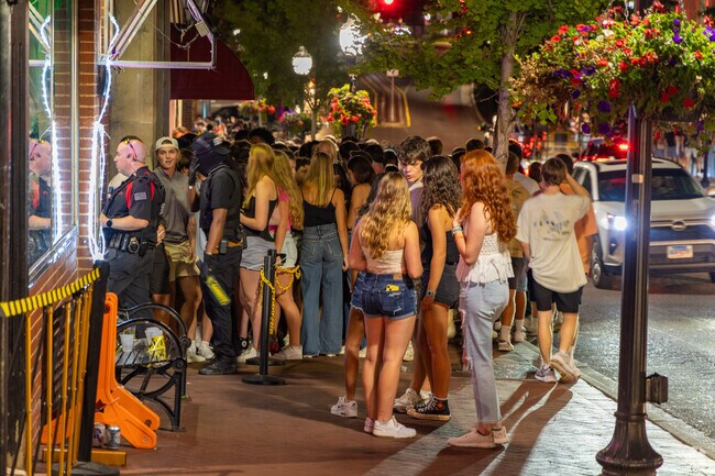 Murphy is just minutes away from Virginia Tech, making it ideal for students and staff.