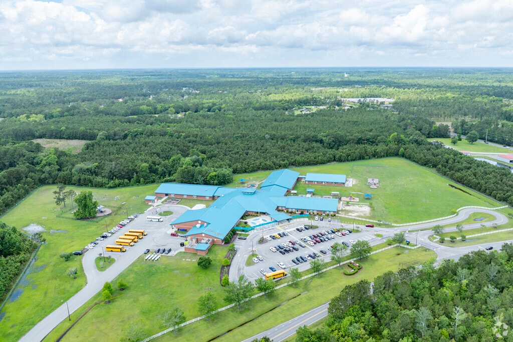 Virginia Williamson Elementary School hosts a Boys & Girls Club site, providing after-school programs focused on academics, character, and healthy living.