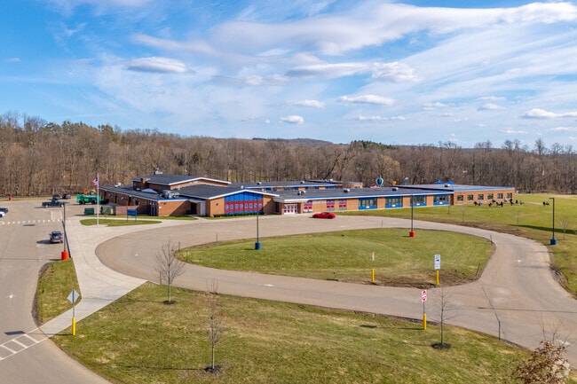 Sinclairville Elementary School has a student teacher ratio of 11 to 1.