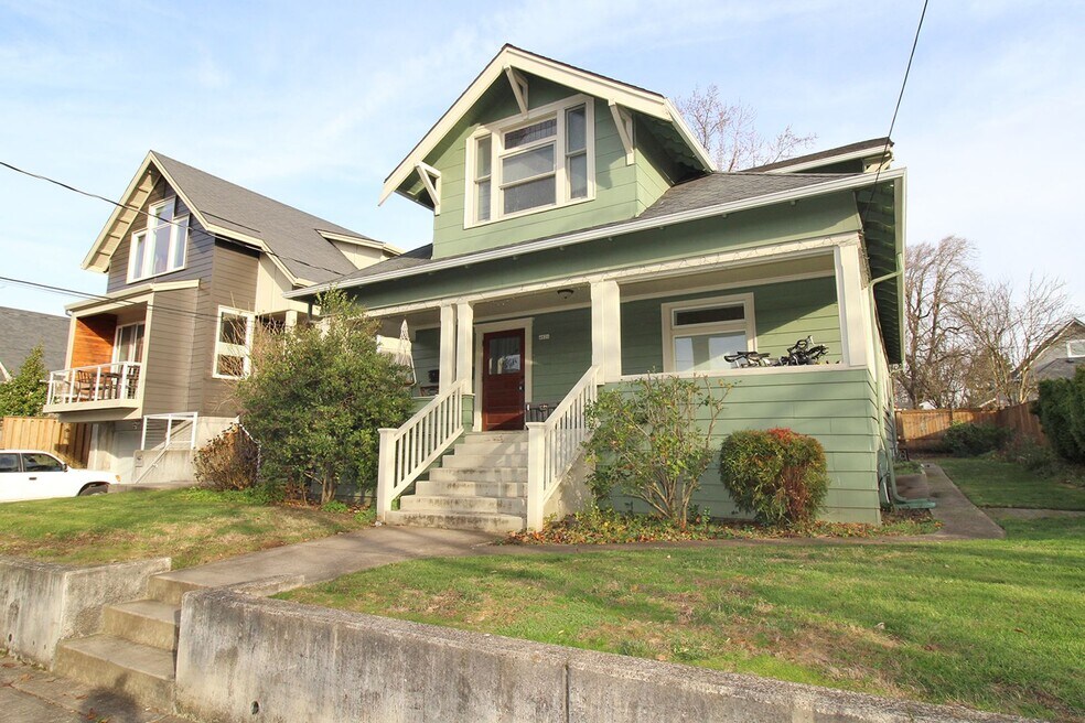 4826 NE 14th Place unit 2, Portland, OR 97211 - photo 1
