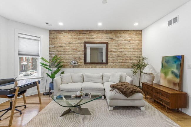 2228 N Seeley Ave unit 2228 N Seeley Ave Un, Chicago, IL 60647 - photo 3